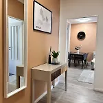 Διαμέρισμα Stylish In Neukoelln Kiez Privat Parkplatz