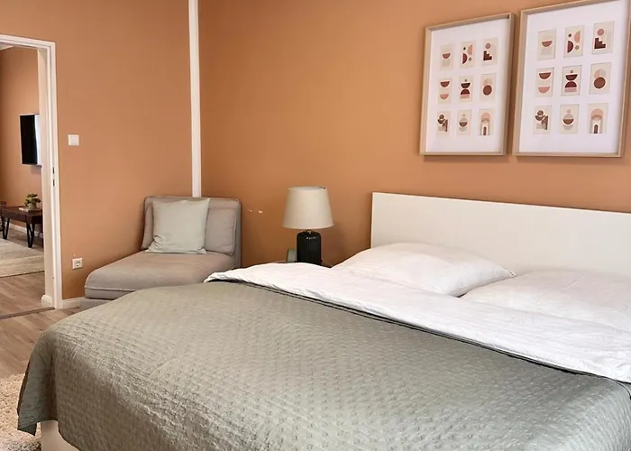 Stylish In Neukoelln Kiez Privat Parkplatz Appartement Berlijn