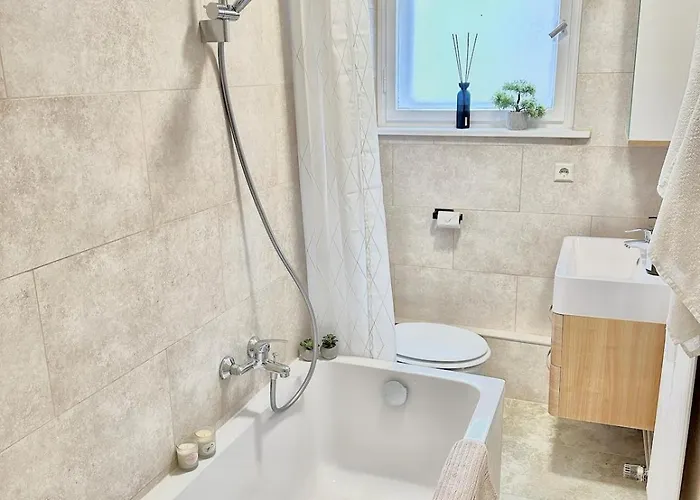 Appartement Stylish In Neukoelln Kiez Privat Parkplatz