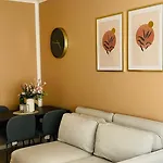 Апартаменты Stylish In Neukoelln Kiez Privat Parkplatz Берлин