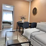 Stylish In Neukoelln Kiez Privat Parkplatz *