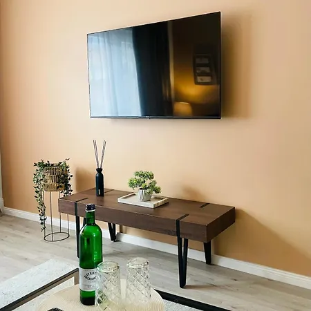 Stylish In Neukoelln Kiez Privat Parkplatz Apartamento