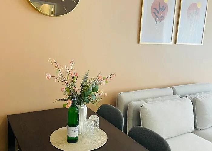 Stylish In Neukölln Kiez Privat Parkplatz