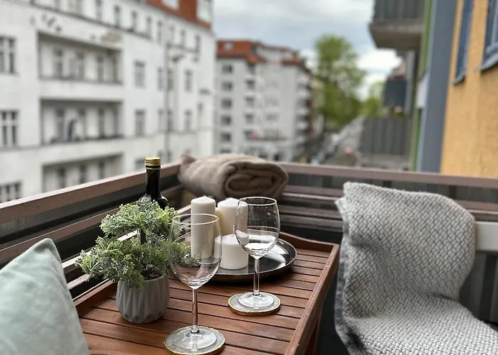 Stylish In Neukoelln Kiez Privat Parkplatz Apartamento Berlín