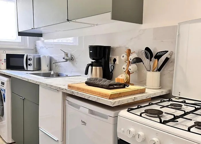 Stylish In Neukoelln Kiez Privat Parkplatz Apartamento